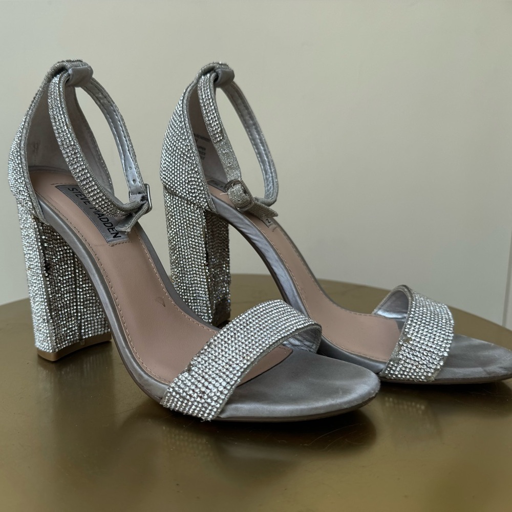 STEVE MADDEN SILVER STUDDED OPEN TOE HEELS